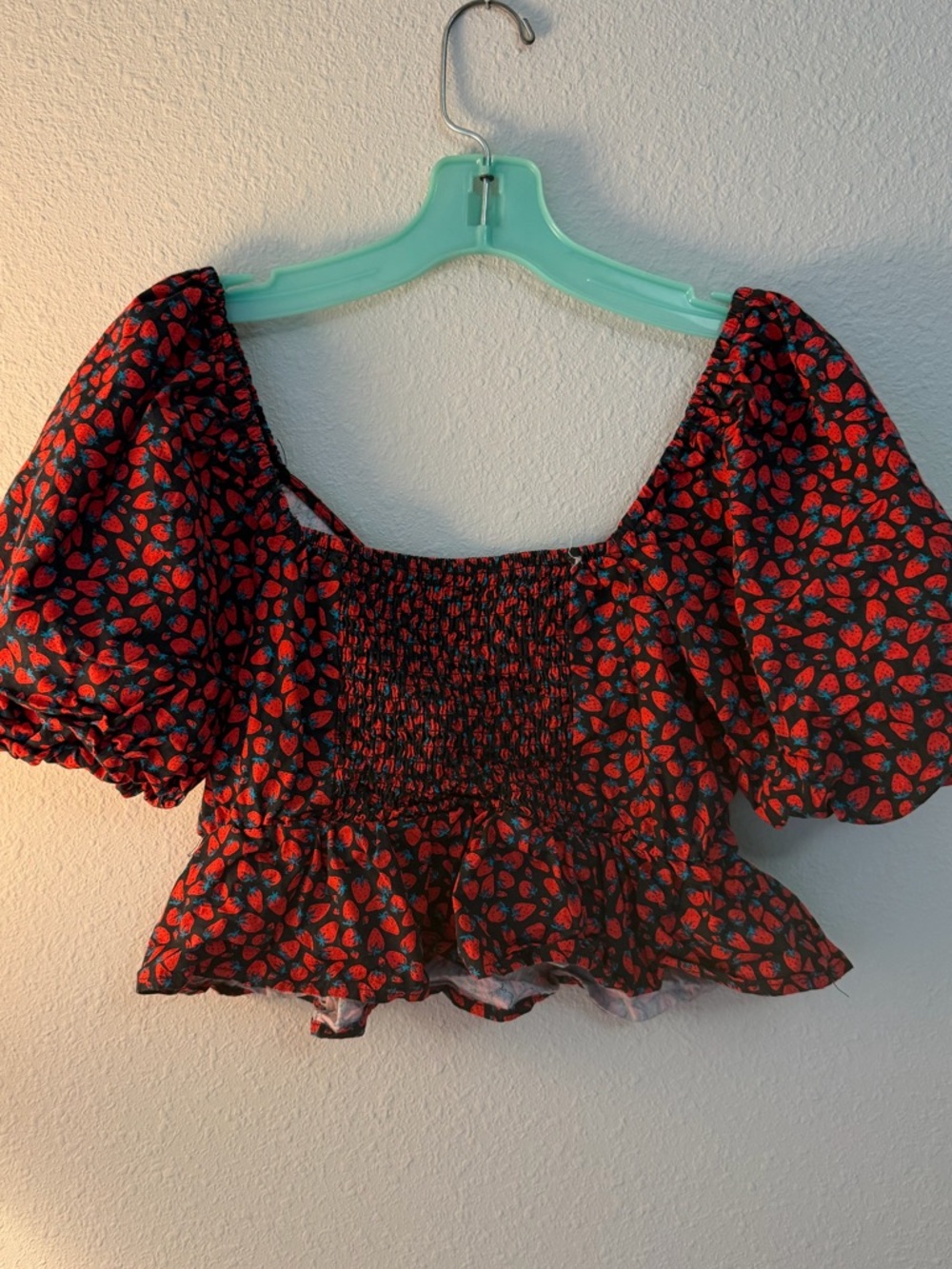 Band of the Free Puff-Sleeve Cropped Top - Red/Black - Picture 5 of 7